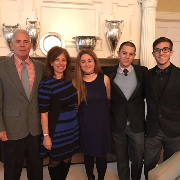 Meet your Posher, Nadine - Picture 1 of 1